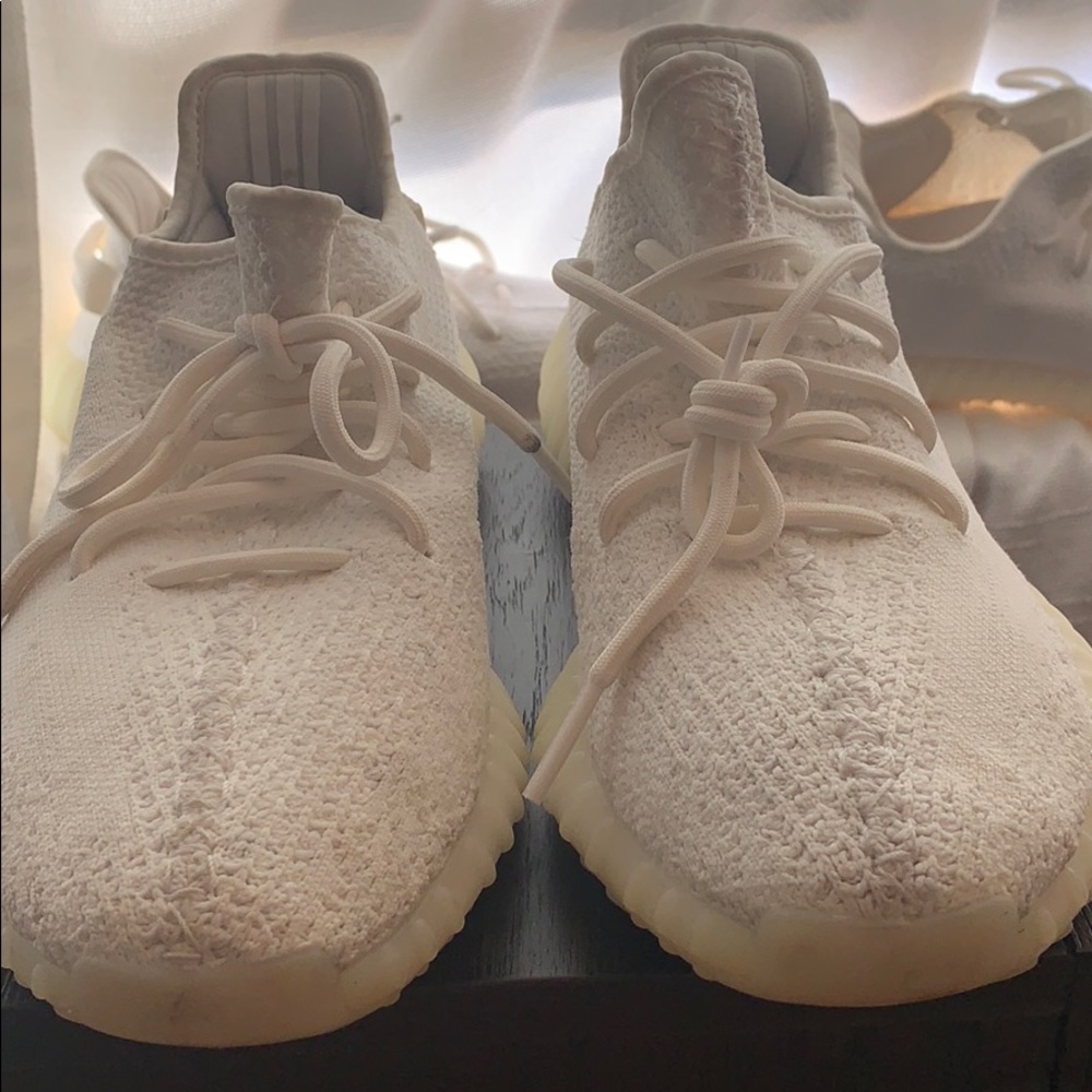 Yeezy 350 V2 Triple White sz 9.5 Good Condition